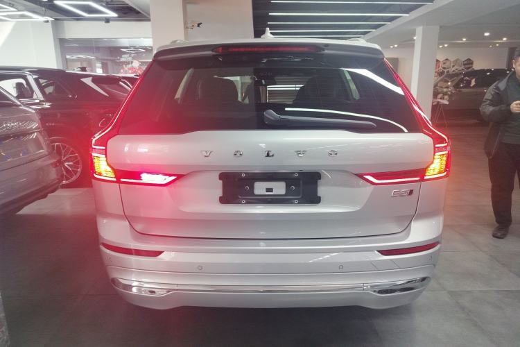 Used Volvo XC60 2022 B5 4x4 Zhiyi Luxury Edition