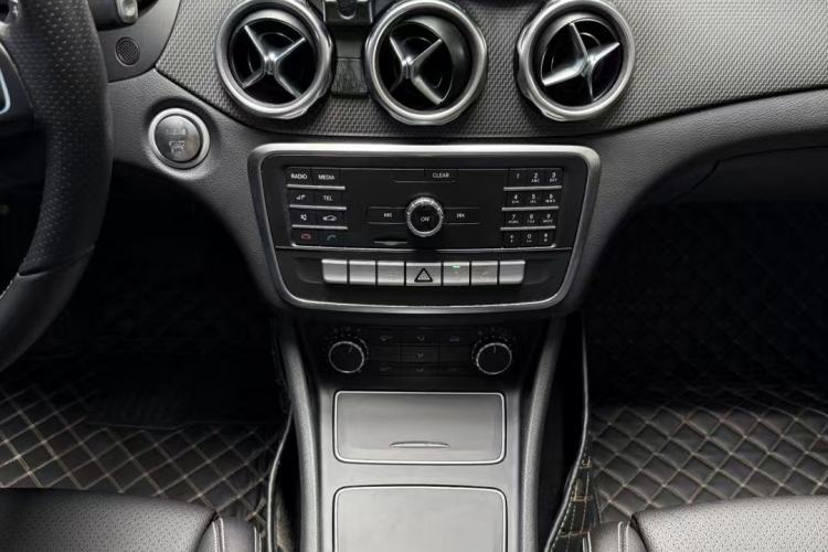 Used Mercedes-Benz GLA 2018 GLA 200 Fashion Model
