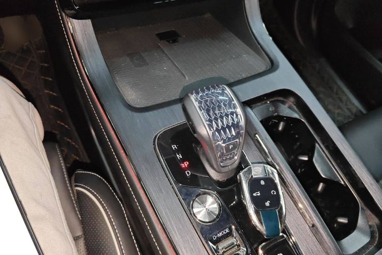 Used GAC Trumpchi GS8 2022 Dual-Engine Series 2.0TM Two-Wheel Drive Prestige Edition (7 Seats)
