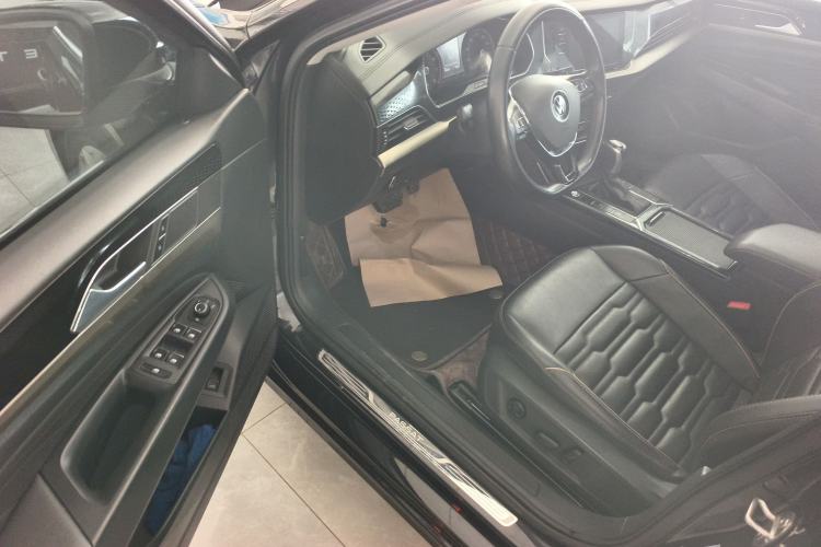 Used Volkswagen Passat 2020 Facelift 330TSI Elite Edition China VI Standard