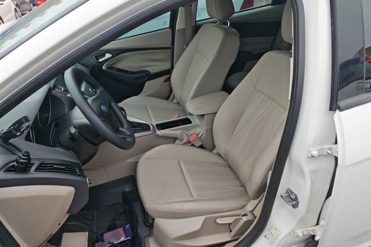 Used Ford Focus 2018 Sedan Classic 1.6L Automatic Comfort Plus Smart Drive Version
