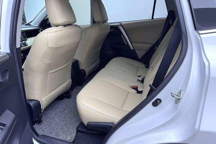 Used Toyota RAV4 2015 2.0L CVT Two-Wheel Drive Urban Edition