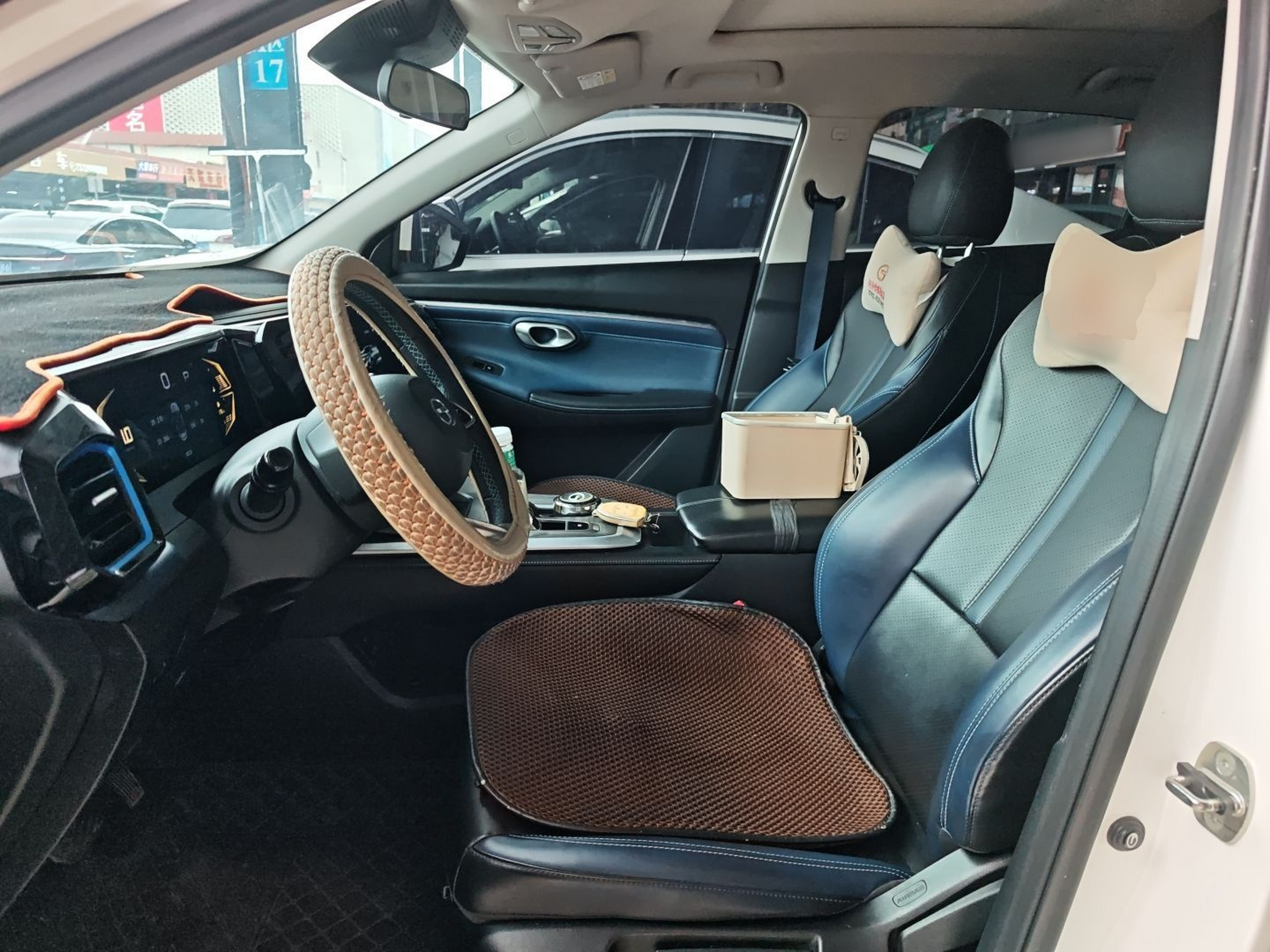 Переднее сиденье в автомобиле