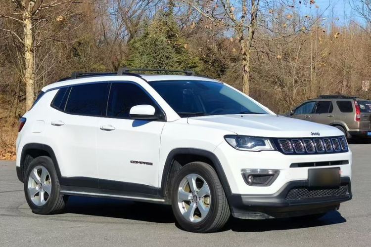 Used  Compass 2017 200T Automatic Family Edition
