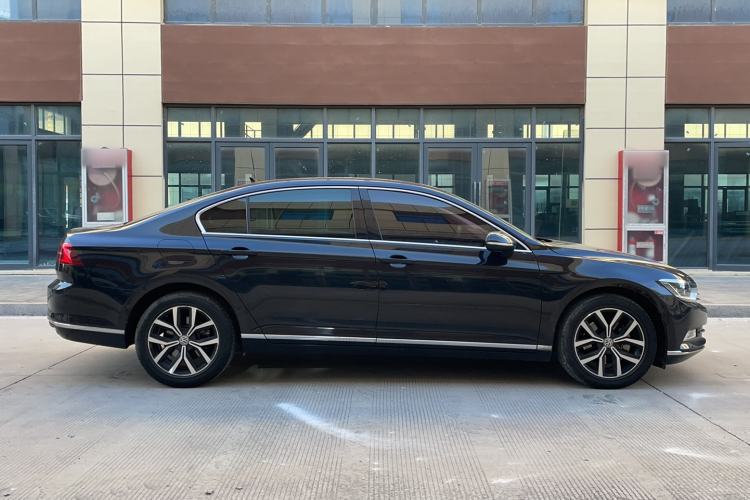 Used Volkswagen Magotan 2017 330TSI DSG Luxury Model
