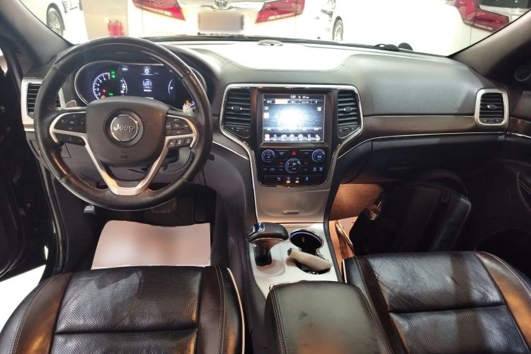 Used  Grand Cherokee 2015 3.6L Luxury Navigation Edition