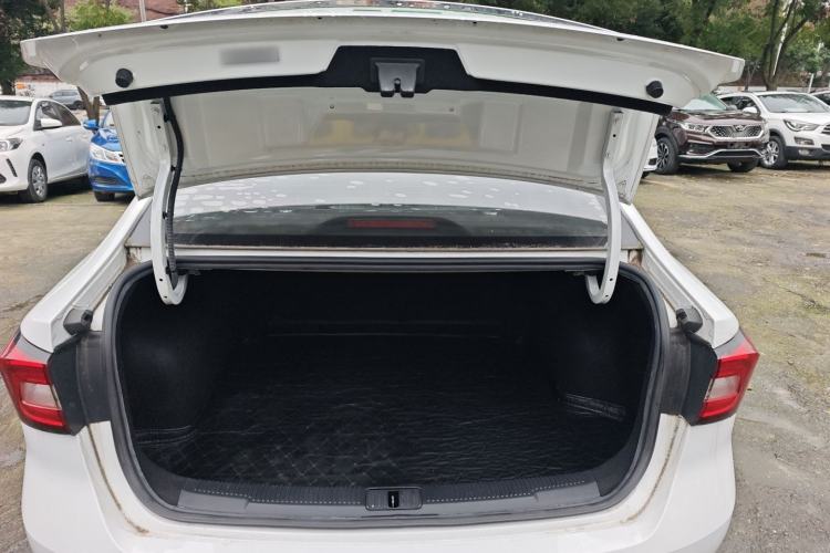 Used Roewe i5 2020 1.5L Automatic 4G Connect Luxury Flagship Edition
