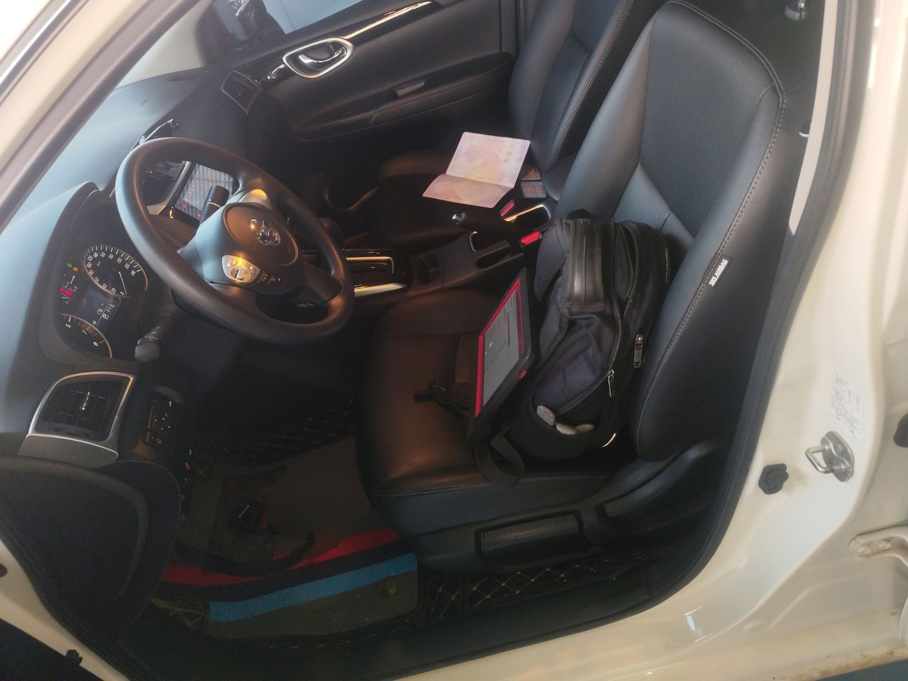 Переднее сиденье в автомобиле