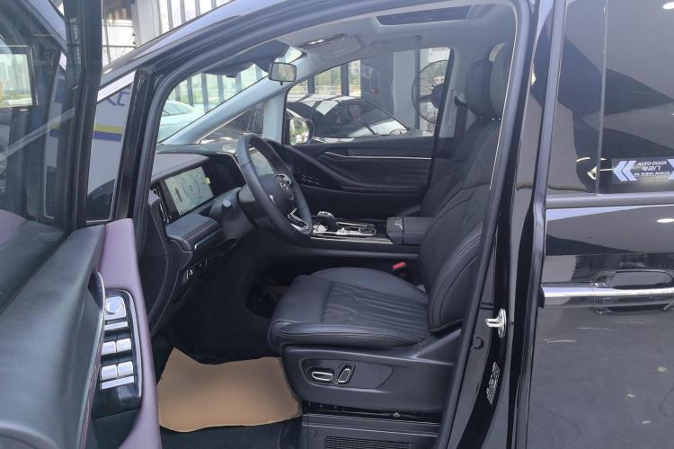 Used GAC Trumpchi M8 2024 Master Series 400T Prestige Edition
