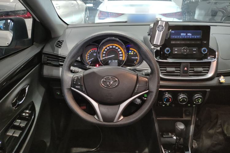 Used Toyota YARiS L 2022 X-Trail 1.5L CVT Luxury PLUS Edition