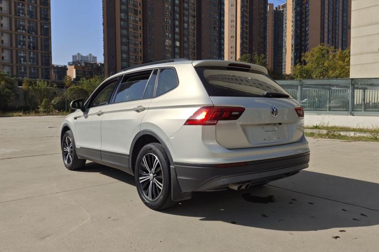 Used Volkswagen Tiguan L 2019 330TSI Automatic Two-Wheel Drive Luxury Edition China V Standard
