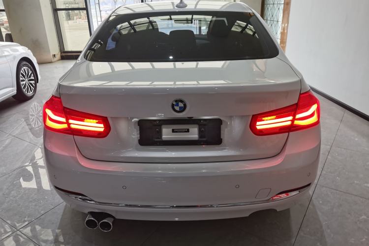 Used BMW 3 Series 2016 320Li Ambition Model
