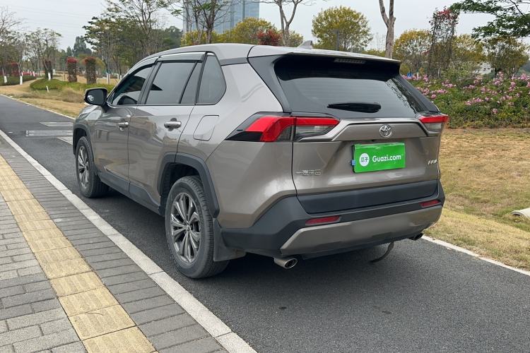 Used Toyota RAV4 2023 2.0L CVT Two-Wheel Drive Fashion Edition
