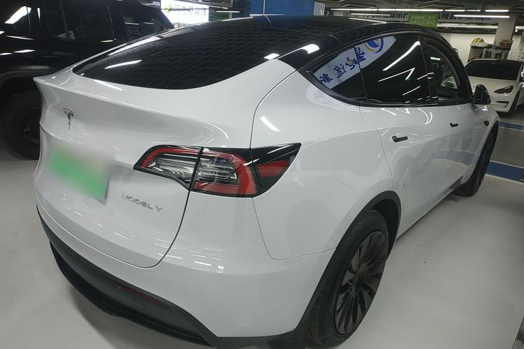 Used Tesla Model Y 2023 Rear-Wheel-Drive Version
