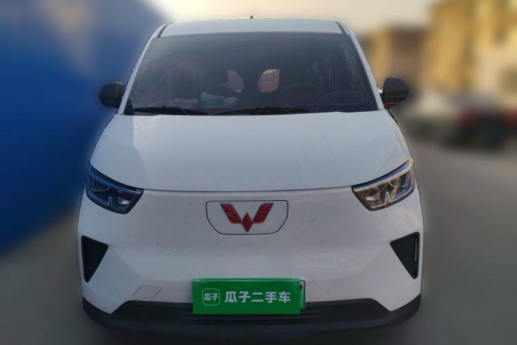 Used Wuling Yangguang 2024 300km Comfort-Grade Passenger Van 60kW
