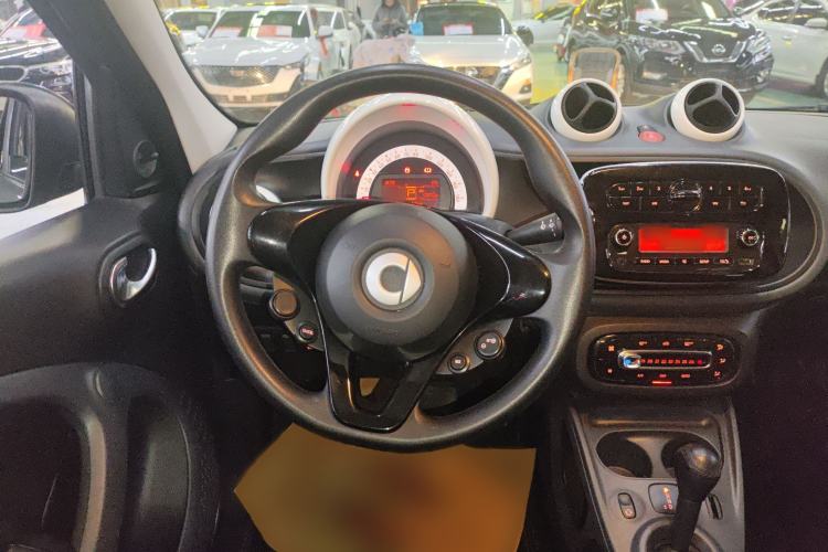 Used  forfour 2016 1.0L 52 kW Dynamic Edition
