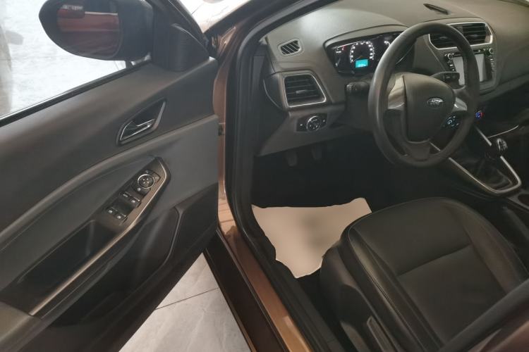 Used Ford Escort 2015 1.5L Manual Fashion Edition
