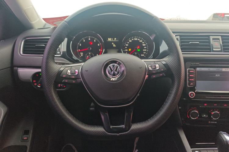 Used Volkswagen Sagitar 2017 230TSI Automatic Comfort Version
