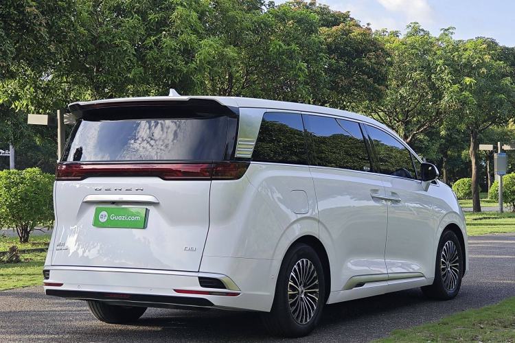 Used Denza D9 2022 DM-i 970 Four-Wheel Drive Flagship Model
