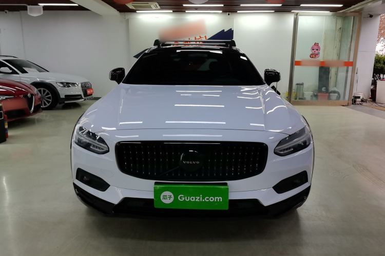 Used Volvo V90 2021 Cross Country B5 AWD Smart Range Edition
