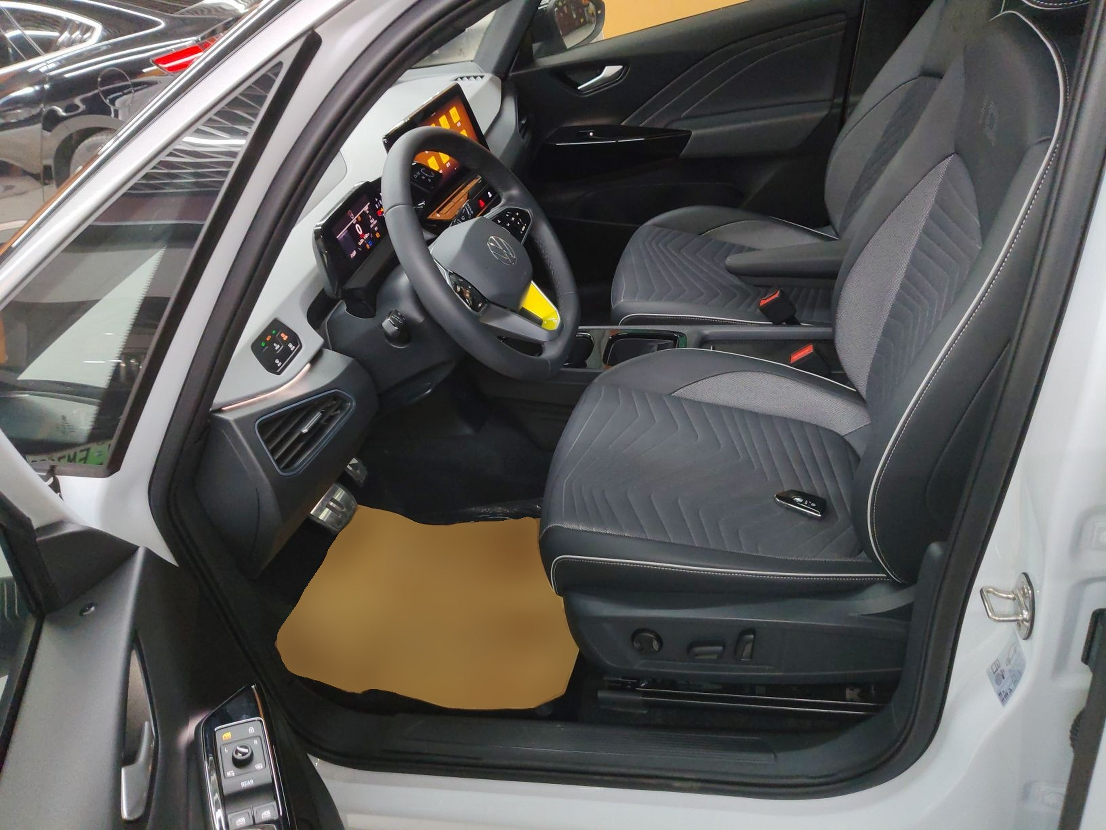 Переднее сиденье в автомобиле