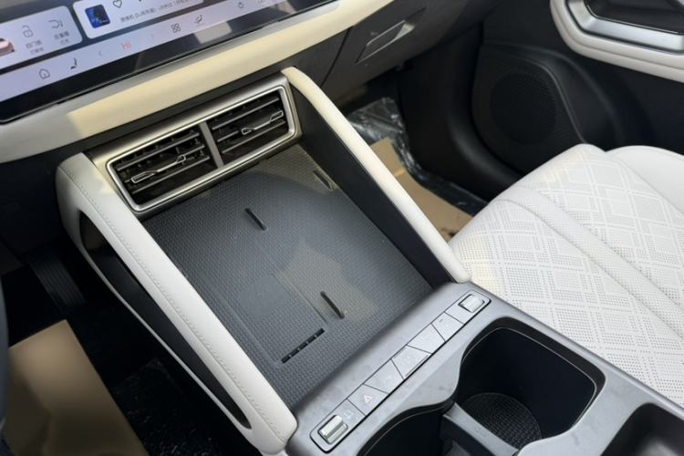 Used BYD Yuan UP 2025 Intelligent Driving Version 401 km Beyond-Range Edition