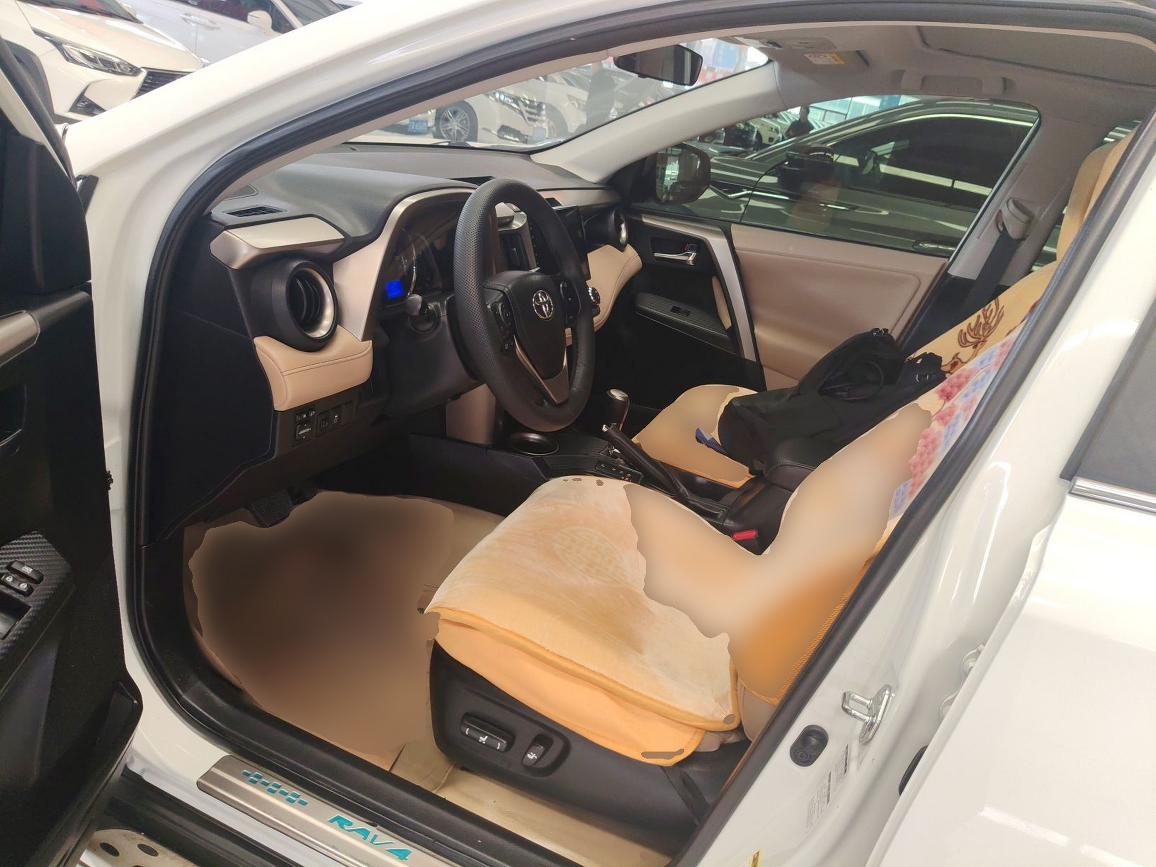 المقاعد الأمامية داخل السيارة