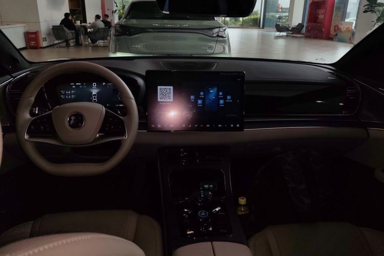 Used BYD Han 2025 EV with 701 km of Laser Radar-Enabled Intelligent Driving