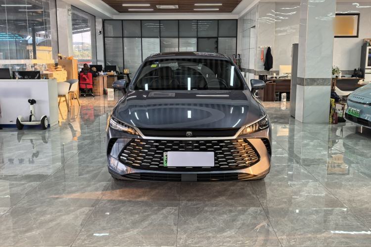 Used BYD Qin PLUS 2025 DM-i Smart Drive 120KM Superior Model