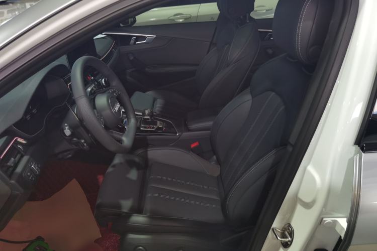 Used Audi A4L 2025 2 Million Units Enjoyment Version 40 TFSI Luxury Dynamic Edition
