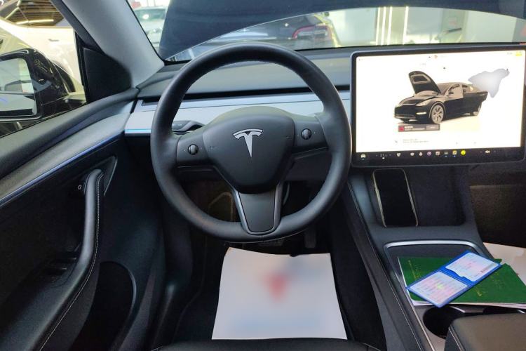 Used Tesla Model Y 2023 Rear-Wheel-Drive Version
