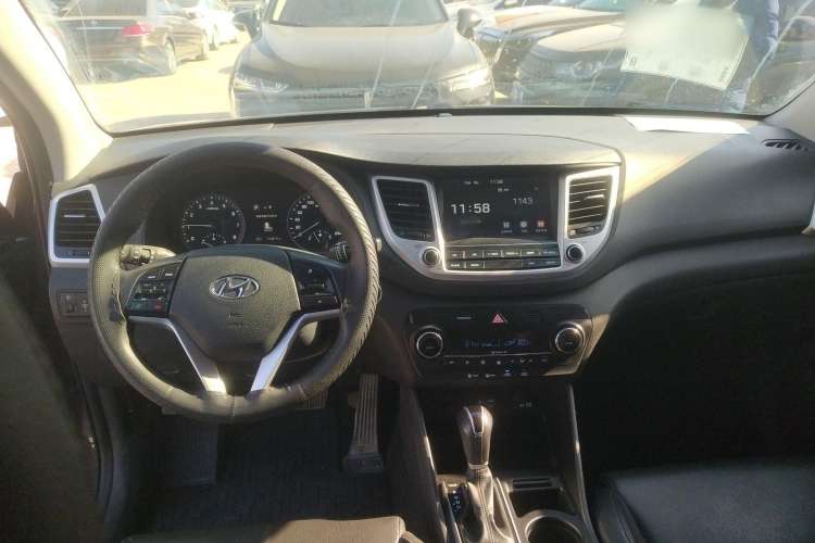 Used Hyundai Tucson 2015 1.6T Dual-Clutch Two-Wheel-Drive Smart Model
