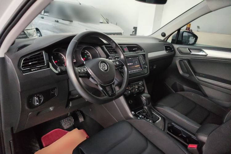 Used Volkswagen Tiguan L 2017 330TSI Automatic Two-Wheel Drive Luxury Edition
