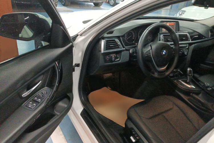 Used BMW 3 Series 2017 318Li Fashion Model
