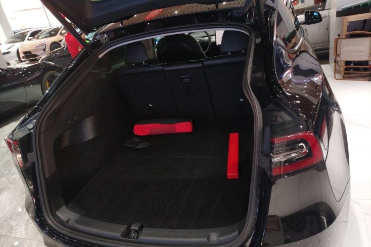 Used Tesla Model Y 2023 Rear-Wheel-Drive Version