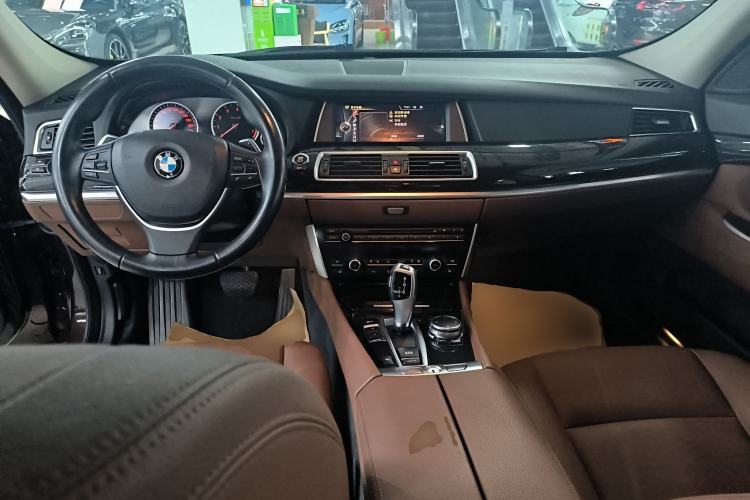 Used BMW 5 Series GT 2015 535i Leading Model
