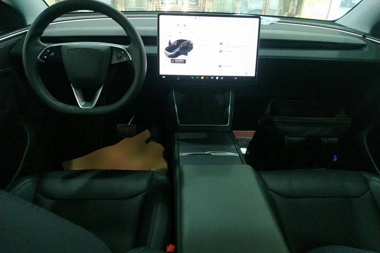 Used Tesla Model Y 2025 Long-Range All-Wheel-Drive Version