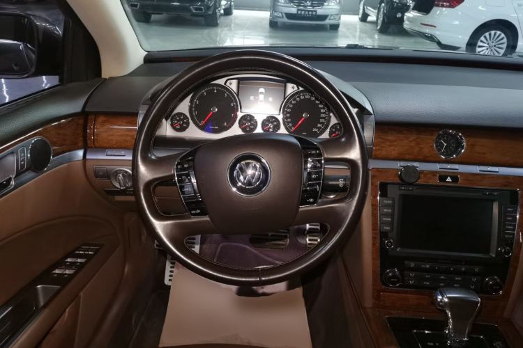 Used Volkswagen Phaeton 2014 3.0L Business Model
