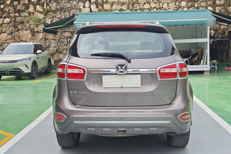 Used JMC Yusheng S350 2013 2.4T Automatic 2WD Diesel Ultra-Luxury 7-Seater
