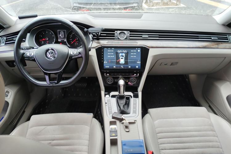 Used Volkswagen Magotan 2017 330TSI DSG Luxury Model
