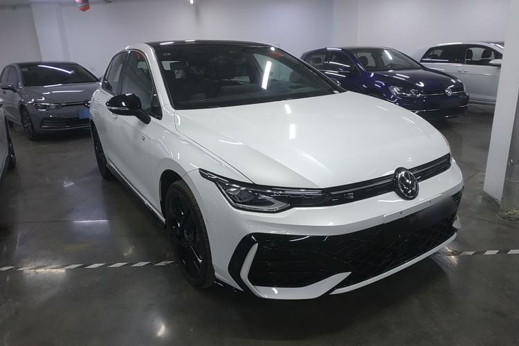 Used Volkswagen Golf 2025 300TSI R-Line
