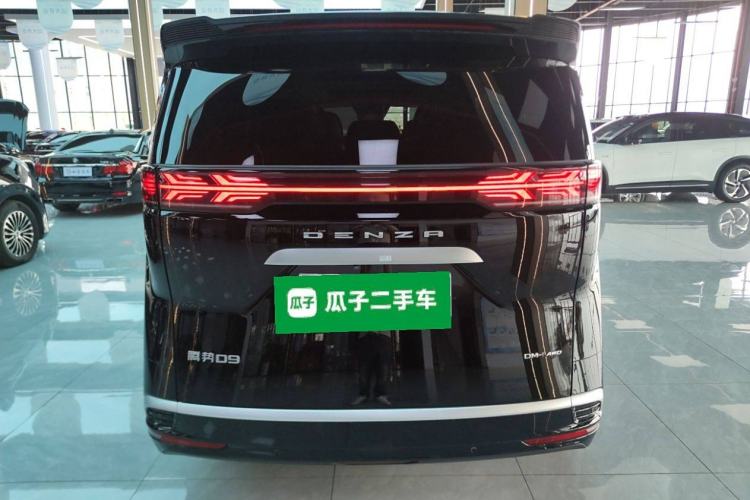 Used Denza D9 2022 DM-i 970 Four-Wheel Drive Flagship Model
