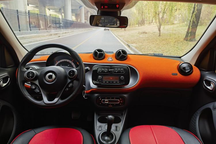 Used  forfour 2016 1.0L 52 kW Passion Edition
