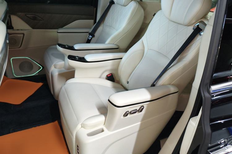 Used Wey Gaoshan 2025 Four-Wheel Drive Alpine 8