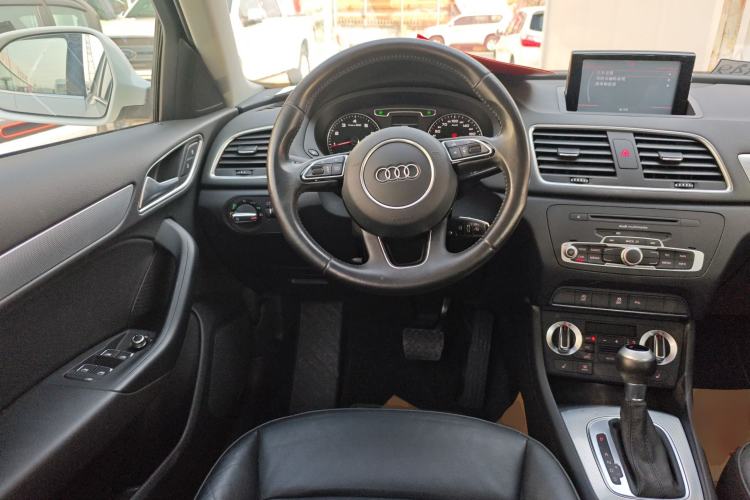 Used Audi Q3 2015 35 TFSI Comfort Model