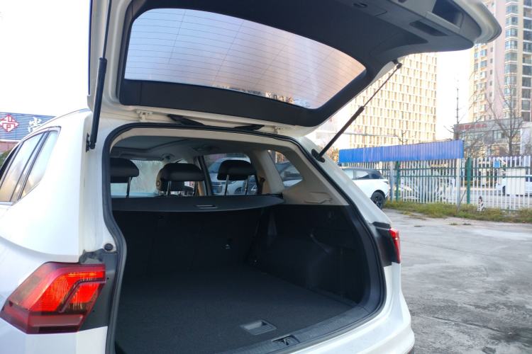 Used Volkswagen Tiguan L 2020 330TSI Automatic Two-Wheel Drive Panoramic Comfort Edition China VI Standard