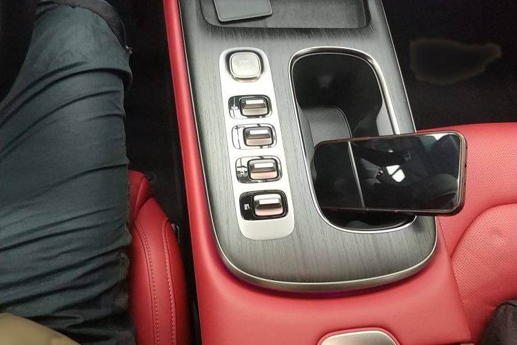 Used  SU7 2024 Rear-Drive Ultra-Long Range Advanced Pro-Level Intelligent Driving Version
