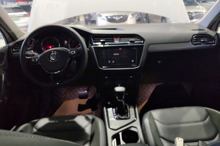 Used Volkswagen Tiguan L 2019 Updated Version 330TSI Automatic Two-Wheel Drive Panoramic Comfort Edition China VI Standard
