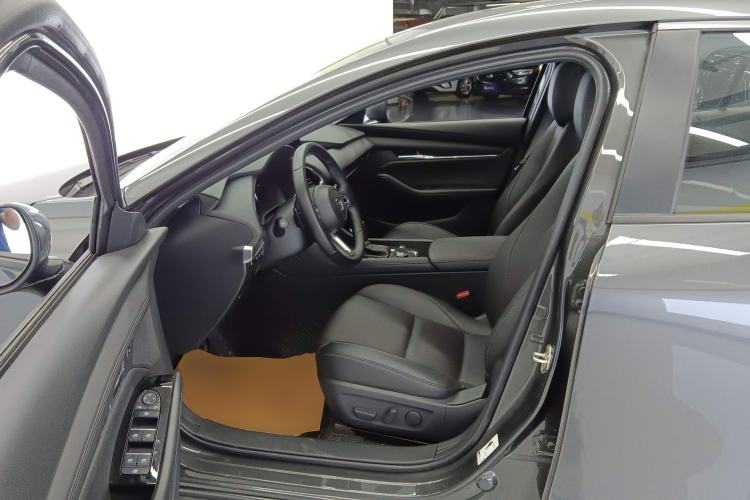 Used Mazda Mazda 3 Axela 2023 2.0L Automatic ZhiZhen Edition
