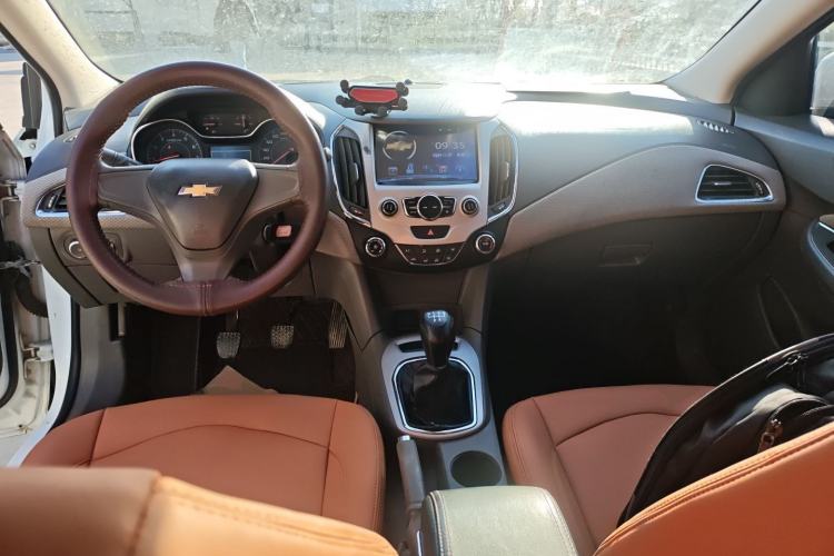 Used Chevrolet Cruze 2015 1.5L Manual Fashion Edition